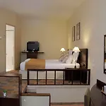 Hotel Le Donjon - Coeur De La Cite Medievale 4*