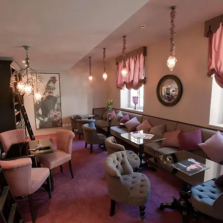 Le Donjon - Coeur De La Cite Medievale 4* قرقشونه