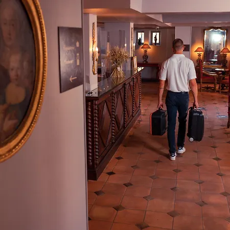 Le Donjon - Coeur De La Cite Medievale Hotel 4*