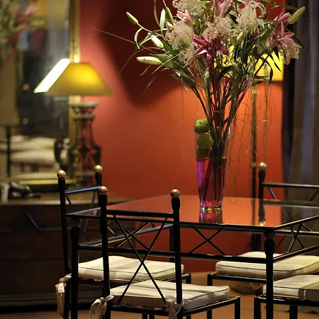 호텔 Le Donjon - Coeur De La Cite Medievale 4*