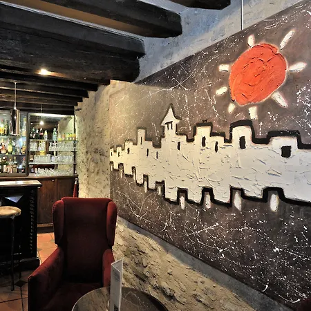 Le Donjon - Coeur De La Cite Medievale 4* قرقشونه