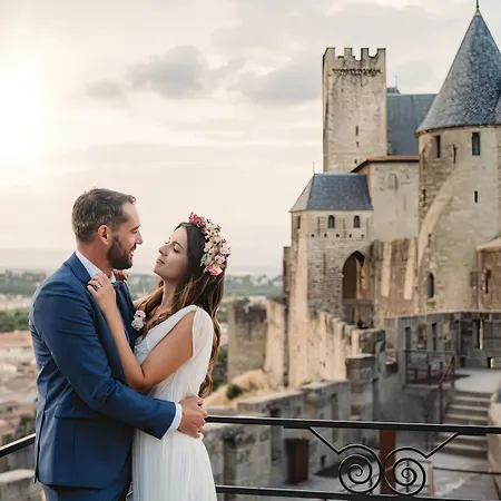 Le Donjon - Coeur De La Cite Medievale