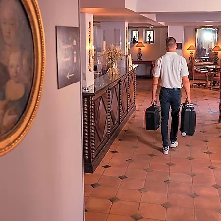 Le Donjon - Coeur De La Cite Medievale 4*
