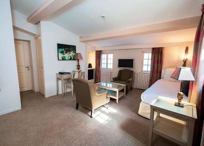 Hotel Le Donjon - Coeur De La Cite Medievale 4*