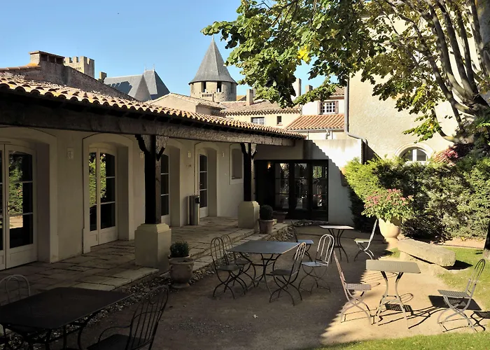 Hotel Le Donjon - Coeur De La Cite Medievale 4*