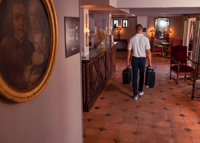 Le Donjon - Coeur De La Cite Medievale Hotel 4*