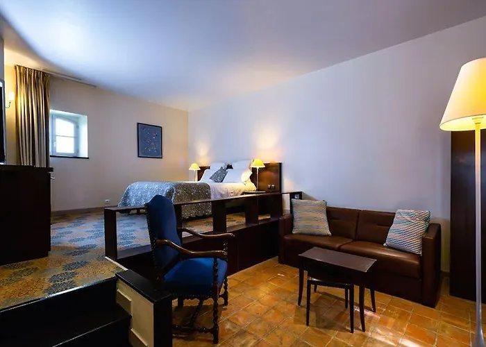 Hotel Le Donjon - Coeur De La Cite Medievale 4*