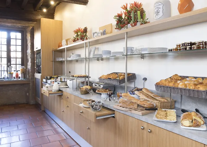 Hotel Le Donjon - Coeur De La Cite Medievale 4*